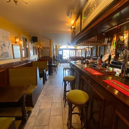 Lady Hamilton Inn Портцмаус Экстерьер фото