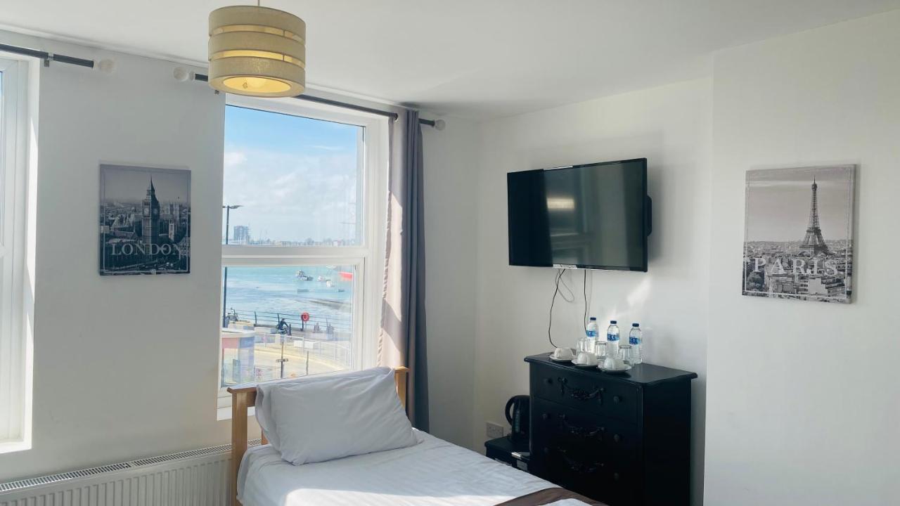 Lady Hamilton Inn Портцмаус Экстерьер фото