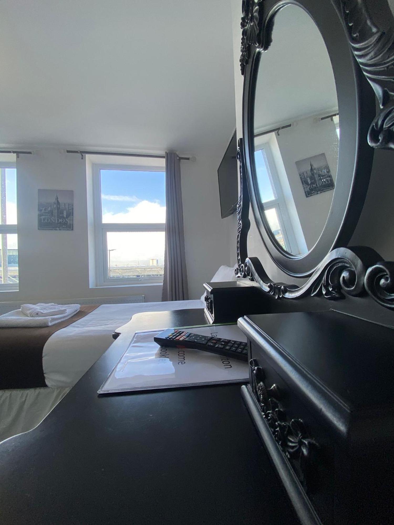 Lady Hamilton Inn Портцмаус Экстерьер фото